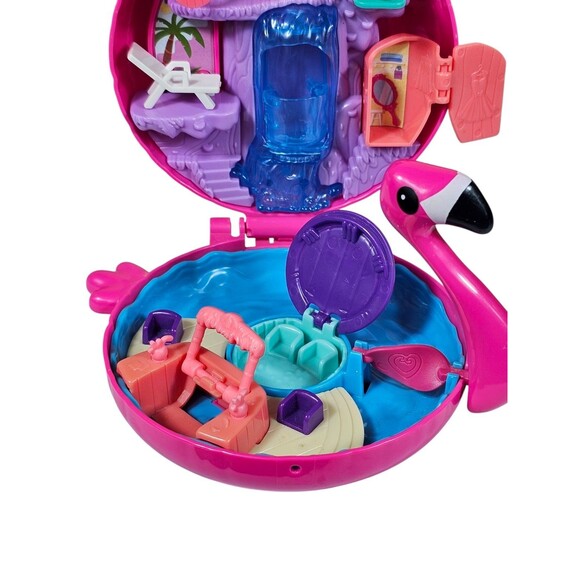 2017 Mattel Polly Pocket Flamingo Floatie Pink Compact Playset Only No Dolls - Picture 5 of 7